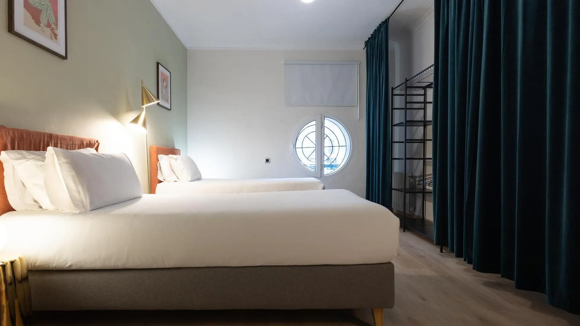 Stay U-Nique Apartment Gran Via IV برشلونة 0*,  إسبانيا